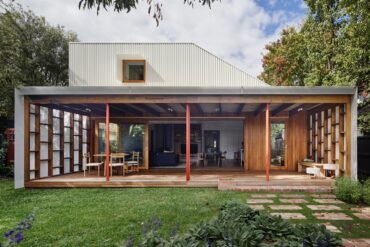 A modern Art Deco home extension - backyard