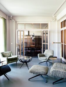 Midcentury Italian apartment in Florence - living room