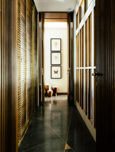 Midcentury Italian apartment in Florence - corridor