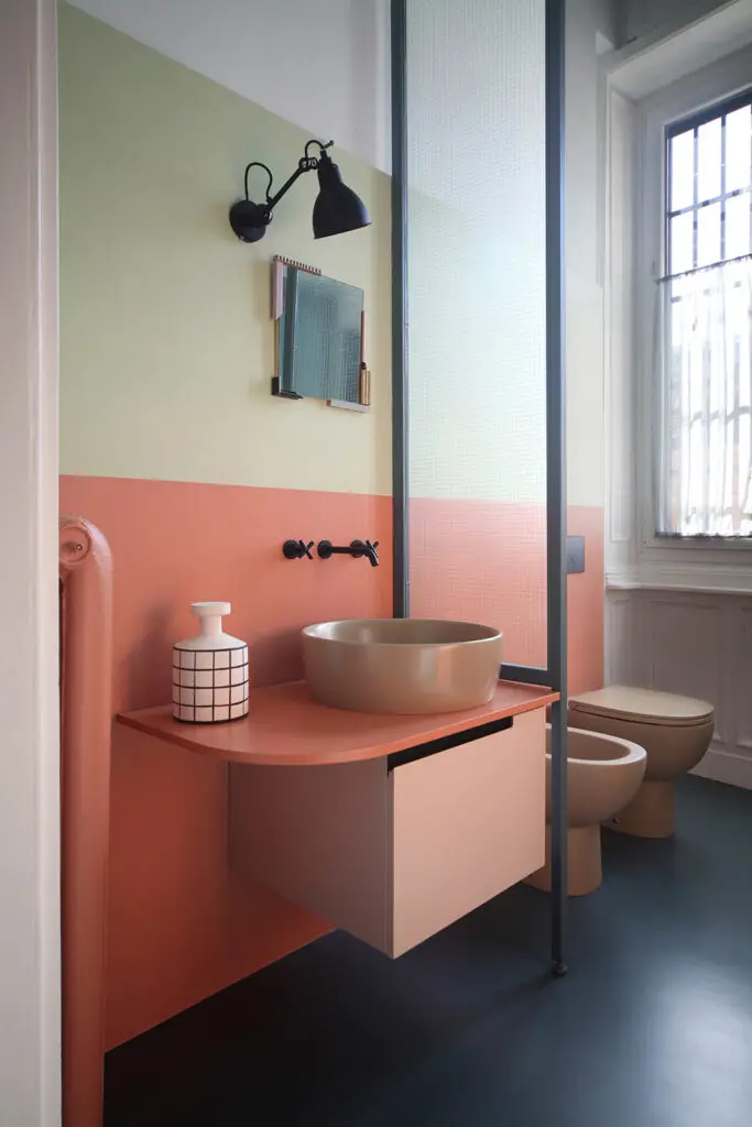 Interior design - midcentury apartment - bathroom
