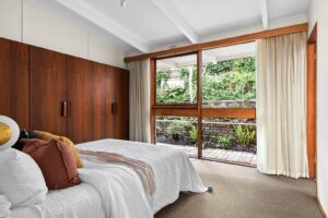 Midcentury home for sale Eaglemont - bedroom