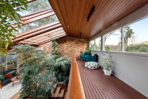 Midcentury home for sale Eaglemont - patio