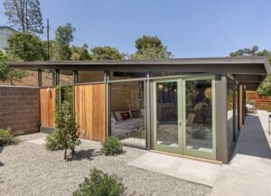 Crestowwod Hlls Midcentury house for sale - back