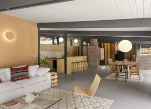 Crestowwod Hlls Midcentury house for sale - living room