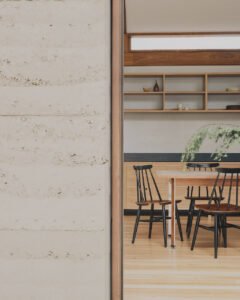 A Coastal Escape with Mid-Century Flair - dining room