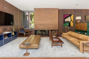 Midcentury house for sale - living room