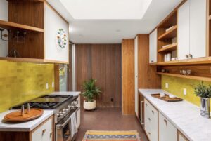 Midcentury house for sale - kitchen *