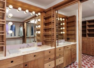 Midcentury house for sale - bathroom