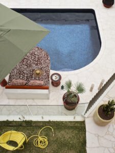 Coastal home boutique hotel renovation - pool
