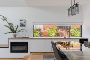 Contemporary and midcentury Home - dining room