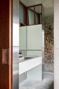 Home renovation Sydney contrasting materials - bathroom