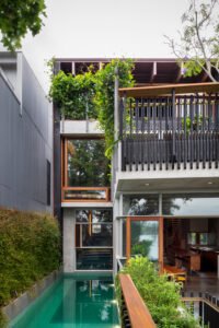 Home renovation Sydney contrasting materials - exterior back