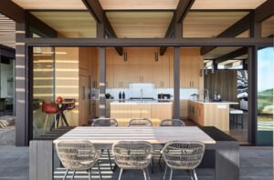 Modernist-Inspired Flat Roof Home in Sonoma Valley - dining area