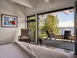 Eichler inspired lake home - bedroom