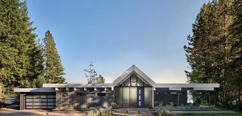 Eichler inspired lake home - front