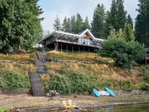 Eichler inspired lake home - lake side