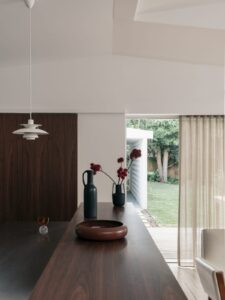 midcentury inspired house in Australia - kitchen