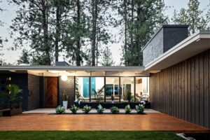 1948 midcentury house remodel - facade