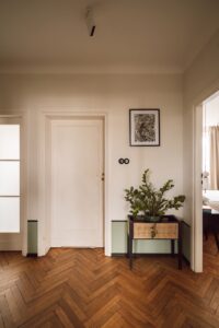 Interior decoration Historic Apartment Warsaw - entrance