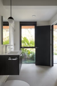 Berkeley Home's Mid-Century Evolution - bathroom ground floor
