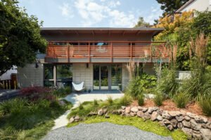 Berkeley Home's Mid-Century Evolution - exterior