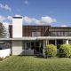 modernist house with contrasting materials Aukland - backyard