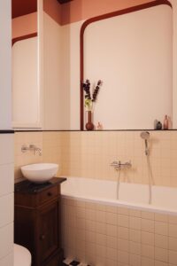midcentury inspired renovated apartment in Krakow - bathroom
