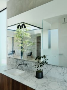 Contemporary modernist home in california - bathroom