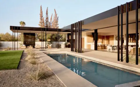 Modernist desert house - pool