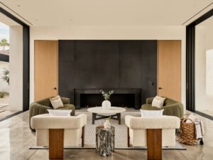 Modernist desert house - living room