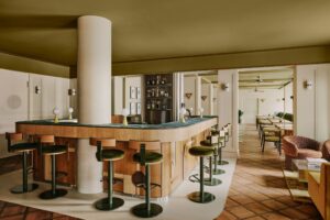 An hotel Interior Designed to Inspire: bar