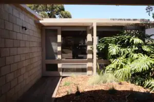 patricia callan australian midcentury house - exterior