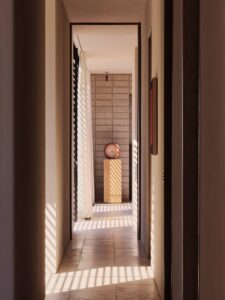 house in palm springs reinvents modernism - corridor