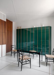 Italian midcentury apartment renovated for contemporary living - dining area