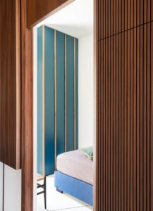 Italian midcentury apartment renovated for contemporary living - corridor