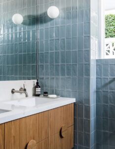Midcentury apartment interiors in Brisbane - bathroom