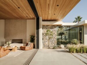 Midcentury luxury house in Palm Springs - living room