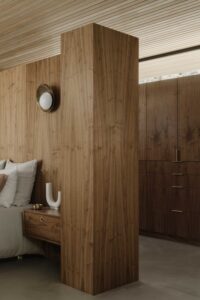Midcentury luxury house in Palm Springs - bedroom