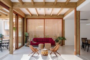 Modern Brazilian beach house - living room