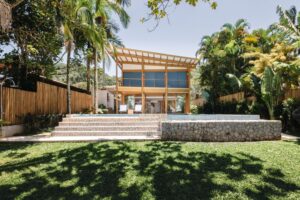 Modern Brazilian beach house - back