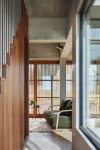 Timber and sandstone house in Sydney - corridor