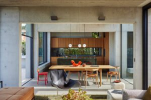 Timber and sandstone house in Sydney - kitchen