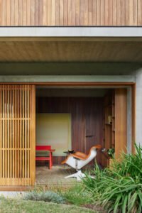 Timber and sandstone house in Sydney - living room view