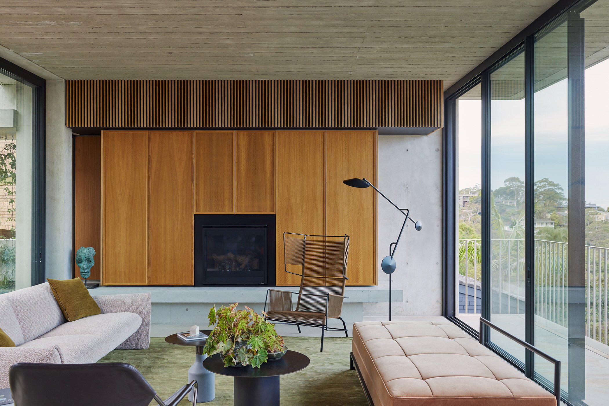 Timber and sandstone house in Sydney - living room