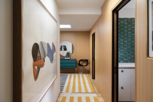 Midcentury house in Indiana - corridor