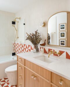Midcentury house in Indiana - bathroom