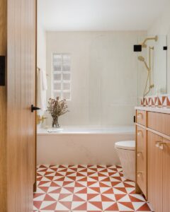 Midcentury house in Indiana - bathroom