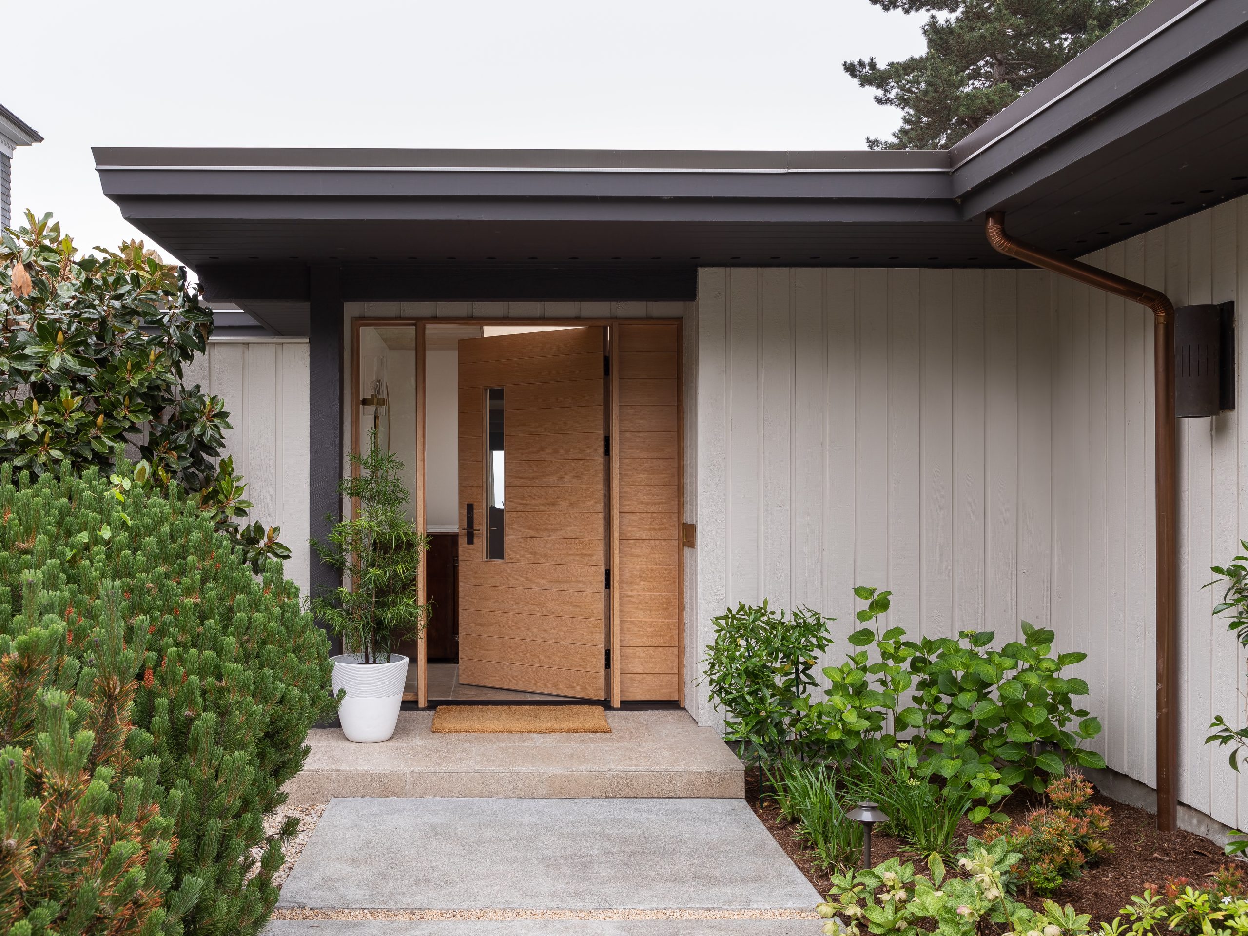 Midcentury house lake Washington - entrance