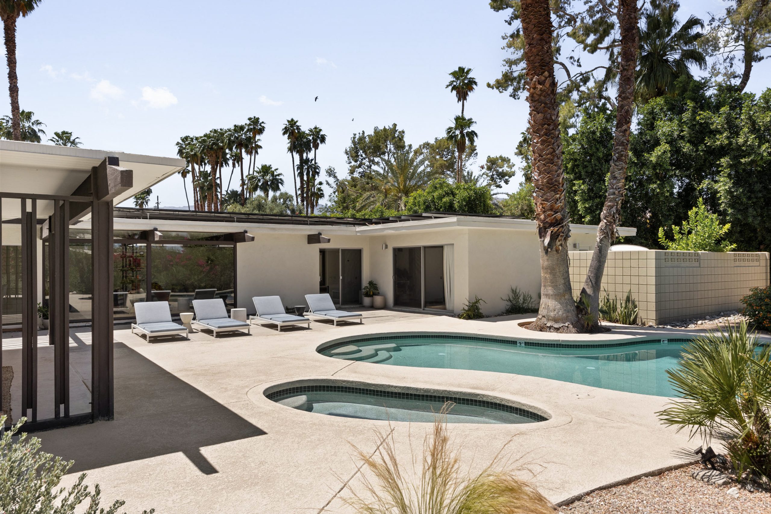 Mid-century home for rent in Palm Desert - Pool