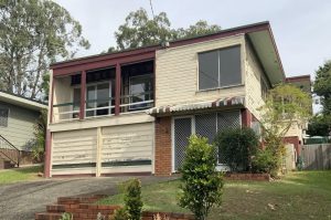 Mid-century remodel in Brisbane: exterior Before
